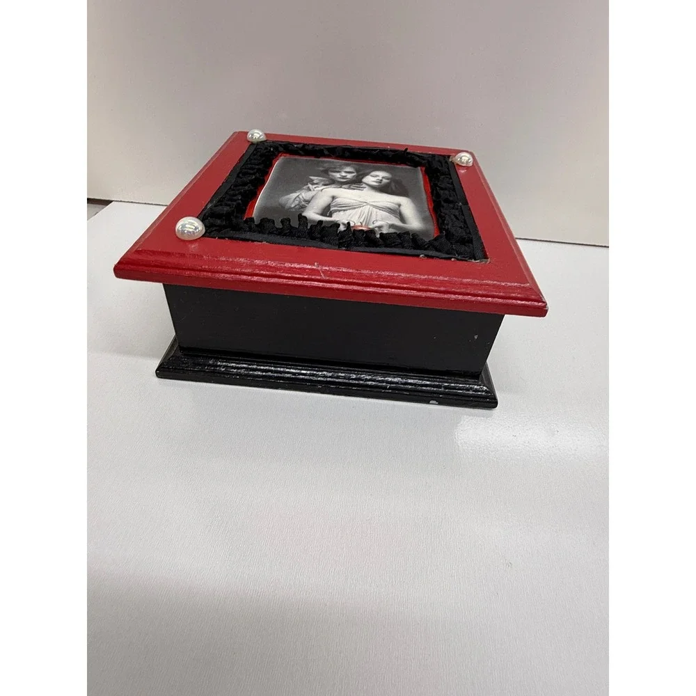 Twilight Saga Edward Bella Wooden Jewelry Trinket Box Red Black Gothic Decor 6x6